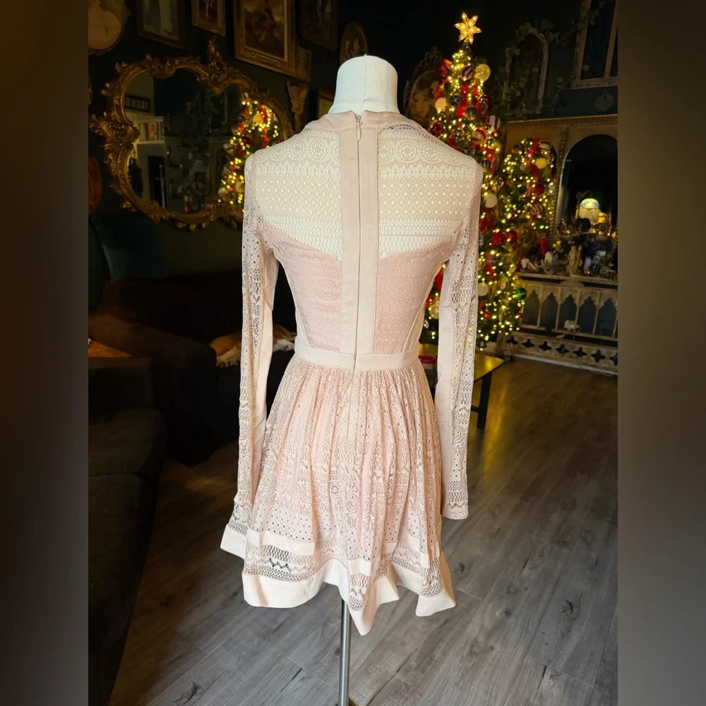 Bebe Dress – Women’s 0 – Light Pink Lace Block Y2K Vintage –Long Sleeve – Lined - Picture 8 of 12